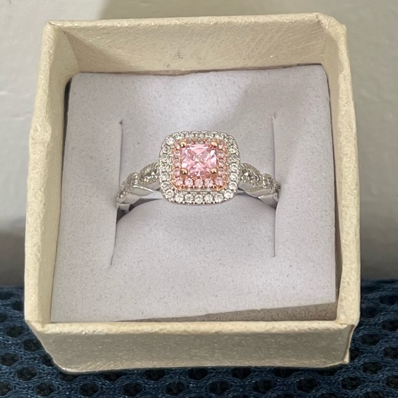Jewelry - Pink sterling silver crystal ring size 7